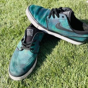 ⛄️🎄Nike X Stefan Janoski Nebula tie dye skateboard sneakers (pre-owned)